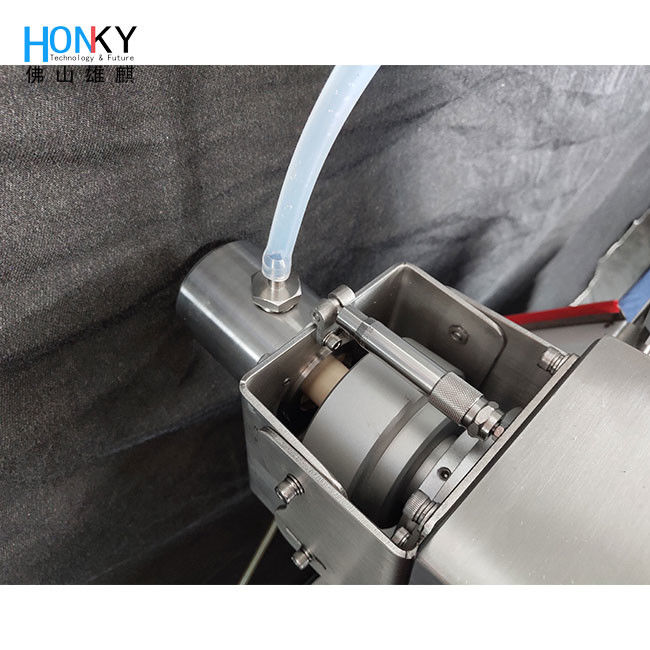 เครื่องประกอบเครื่องทํางานแบบ Desktop Full Automatic 40BPM 2ml Reagent Tube Filling And Capping Machine With Robot Arm System สําหรับเครื่องประกอบ