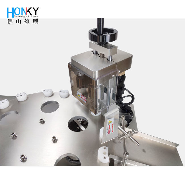 เครื่องบรรจุและปิดฝาของเหลวขวดเล็กกึ่งอัตโนมัติ พร้อมระบบสองช่องทาง สำหรับอุตสาหกรรมบรรจุภัณฑ์หลอดขวดเล็ก เครื่องสำอาง